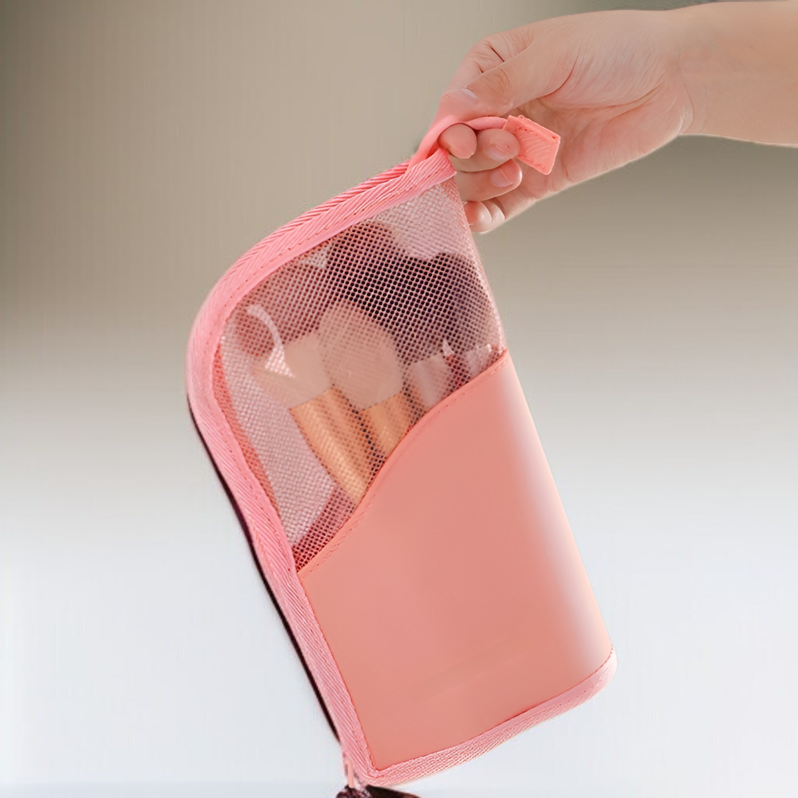 おしゃれなデザインの化粧ブラシ収納ポーチ