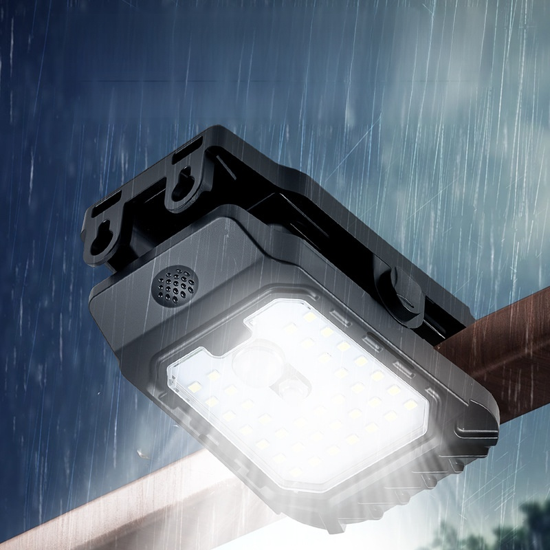 Outdoor waterproof solar sensor clip light