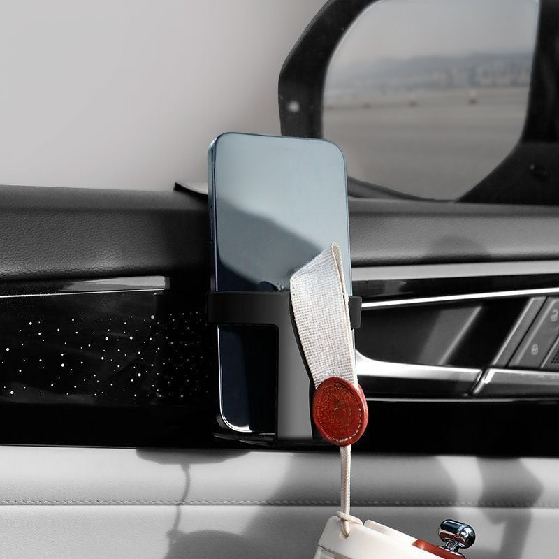 簡単取り付けが可能な車用棚の説明