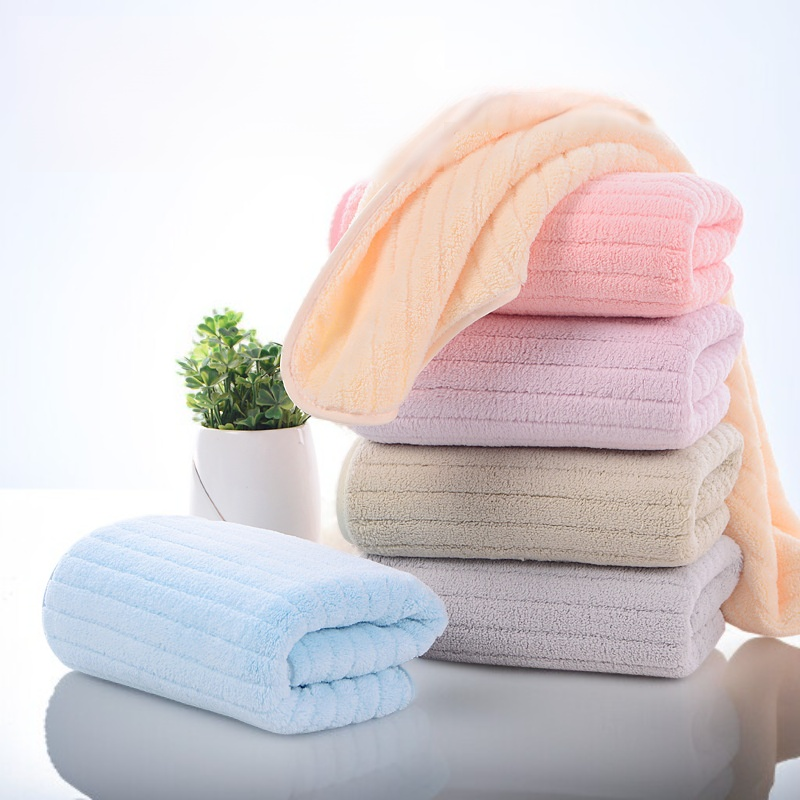 Korallenvlies, dünner Streifen, dickes Handtuch