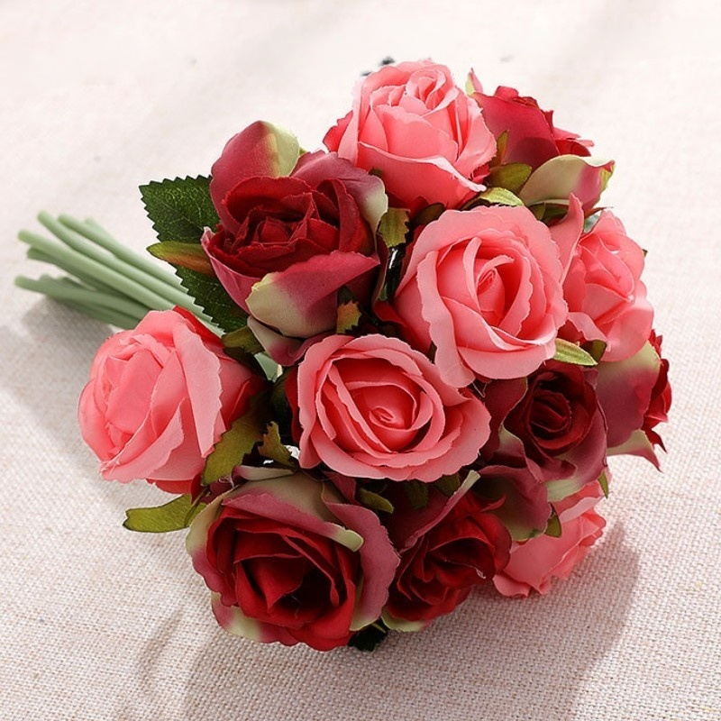 Bouquet de roses artificielles