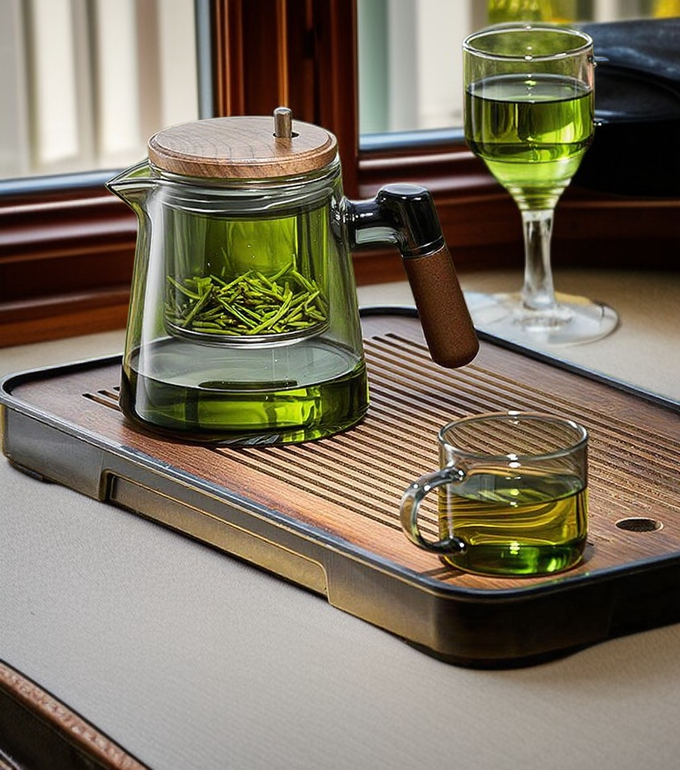 Easy-to-clean glass teapot with separator