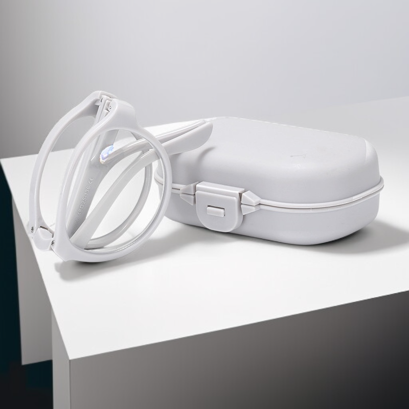 Gafas de lectura ultra claras sobre libro abierto