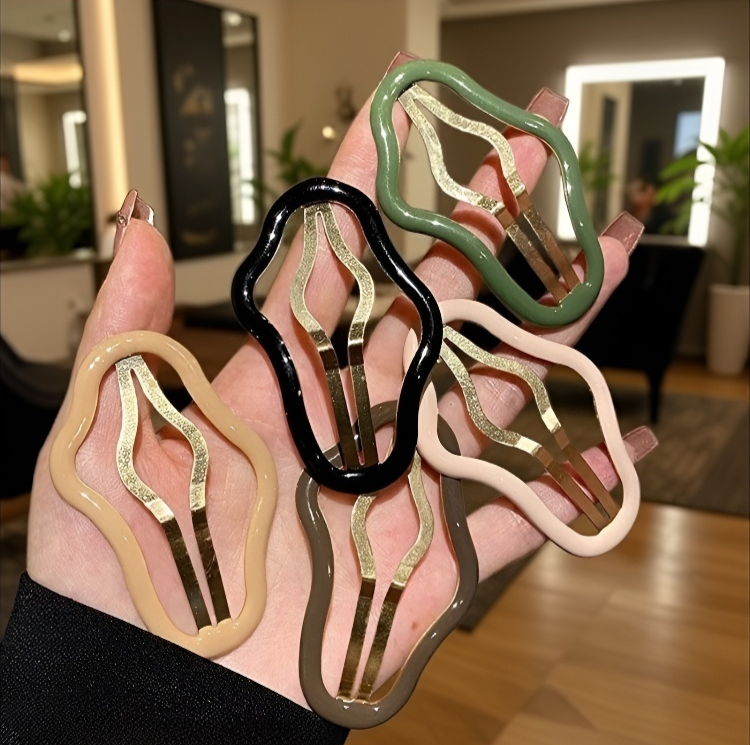 앞머리 스타일링용 헤어 클립 사용 예시