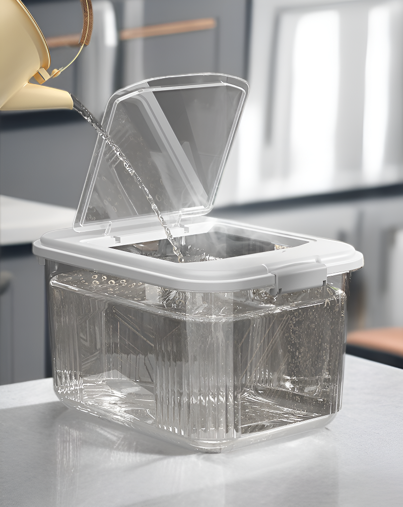 쌀을 쉽게 담고 꺼낼 수 있는 쌀통 디자인