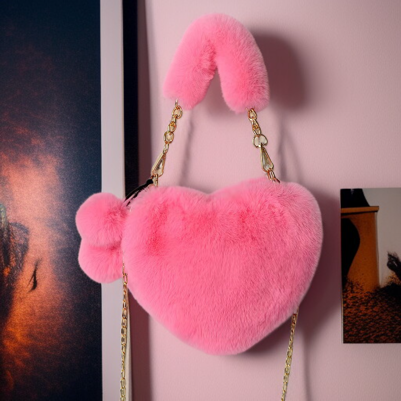 Damen Handtasche aus Plüsch mit Kette und Herzmotiv