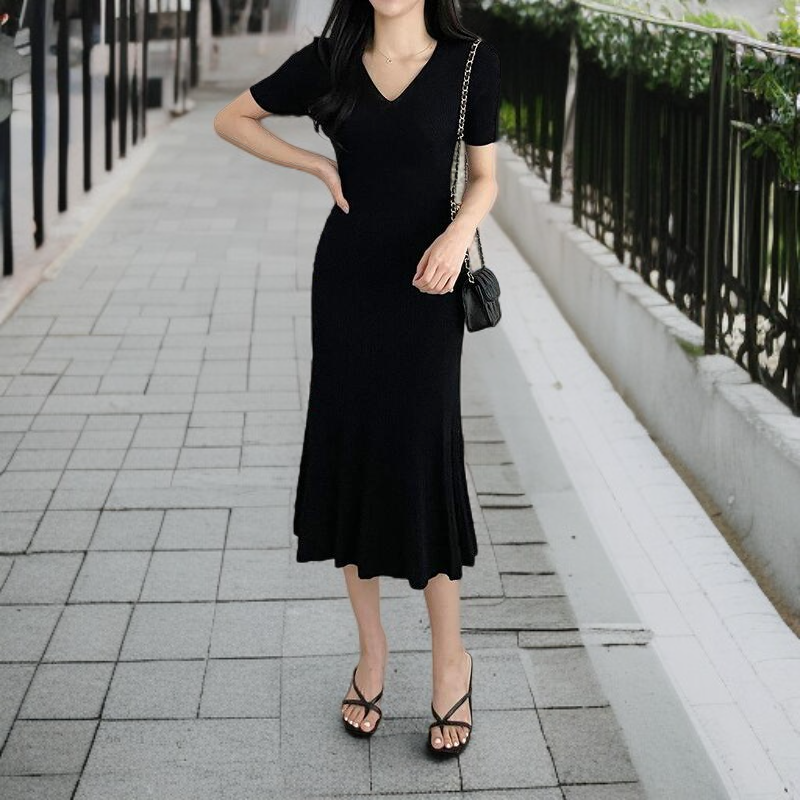 반팔 슬림 미디스커트 솔리드 니트 브이넥 풀오버 원피스