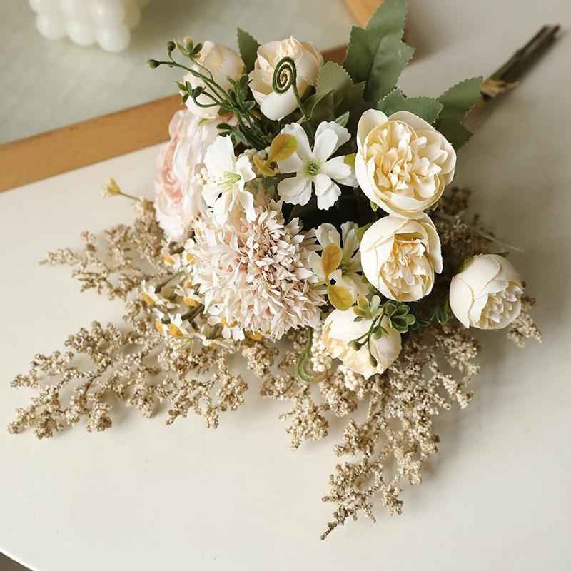 Bouquet de fleurs artificielles