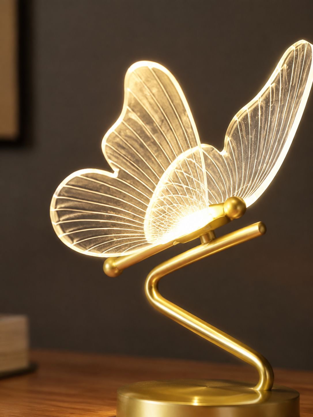 Wiederaufladbare Nachttischlampe mit Schmetterlingsmotiv