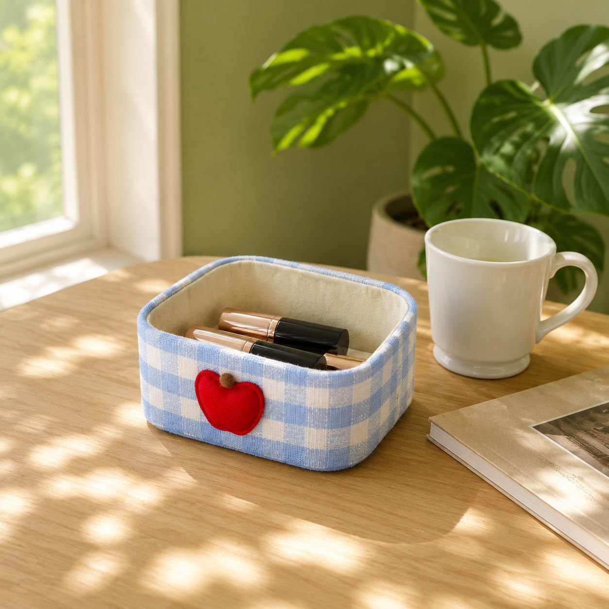 Caja de almacenamiento para artículos de escritorio