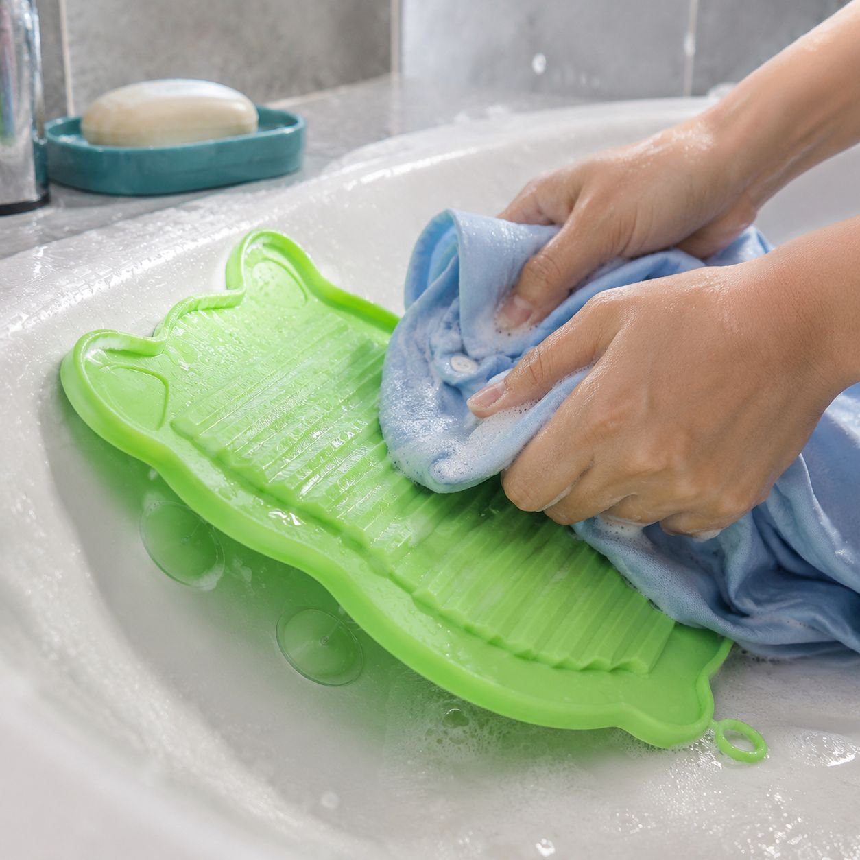 Close-up of soft silicone surface for gentle washing and chopping