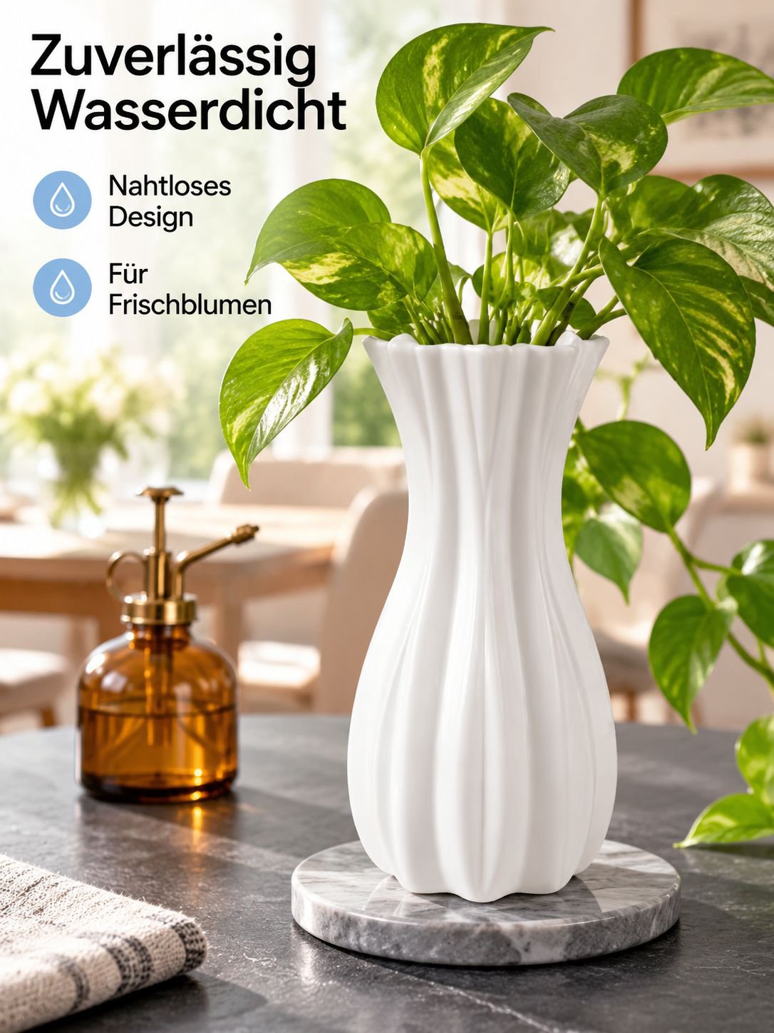 Bodenvase im französischen Stil, Plastikvase, Blumentopf, künstliche Blumen, Vintage-Wohnaccessoire.