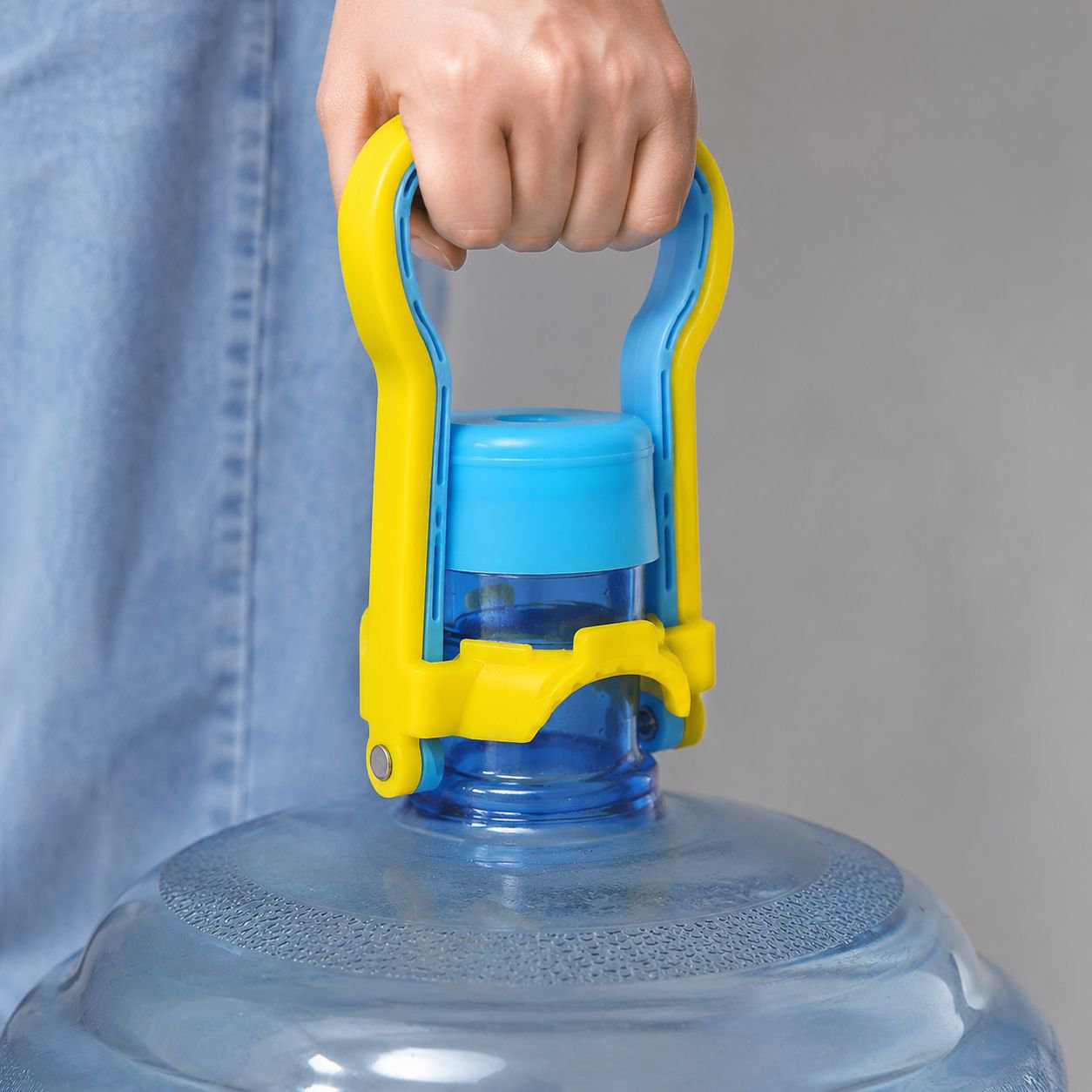 Heavy duty handle for reusable water containers