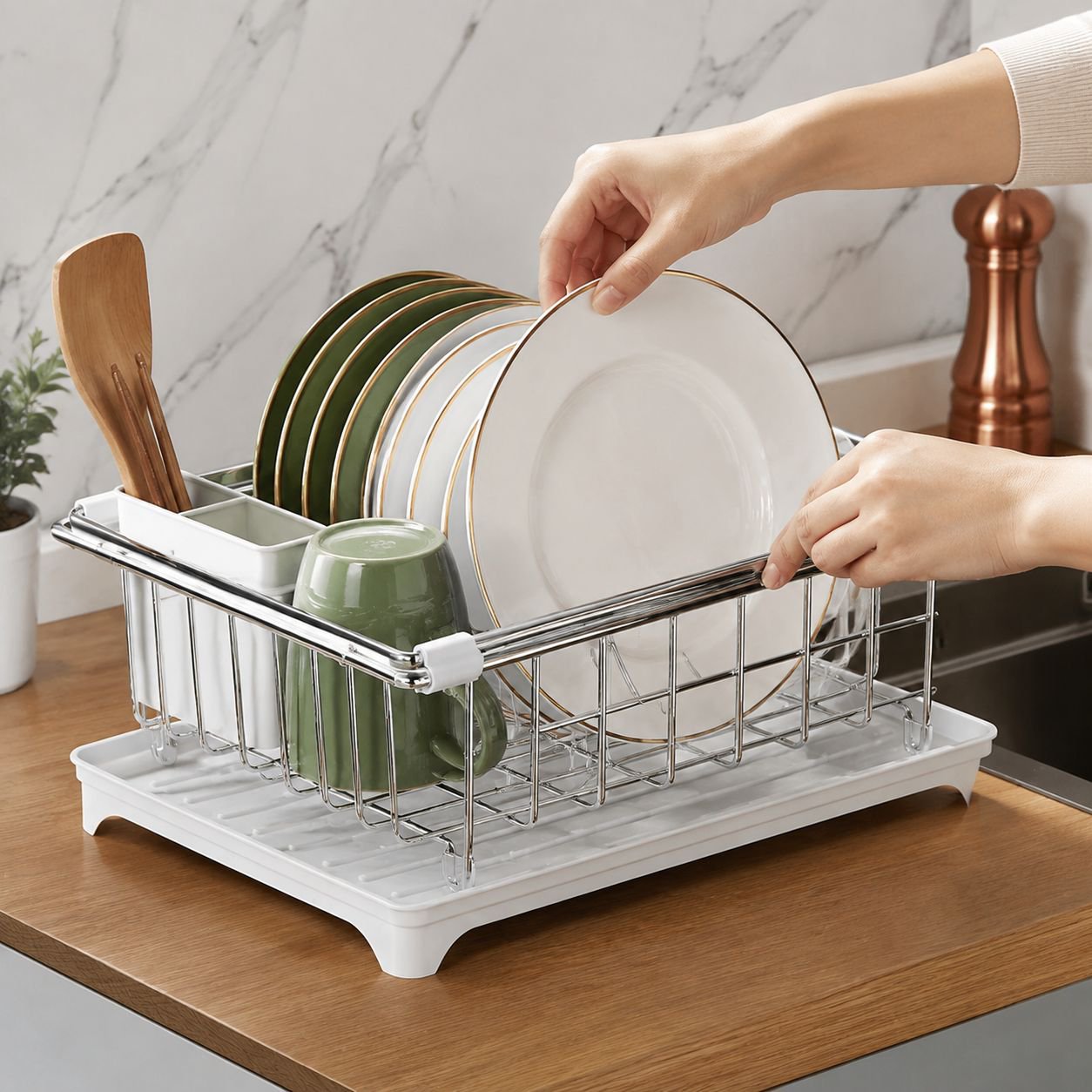 Expandable drain basket for kitchen sink storage