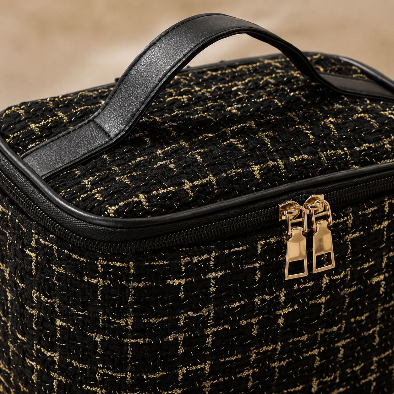 Portable Large-Capacity Makeup Organizer, Stylish Travel Handbag