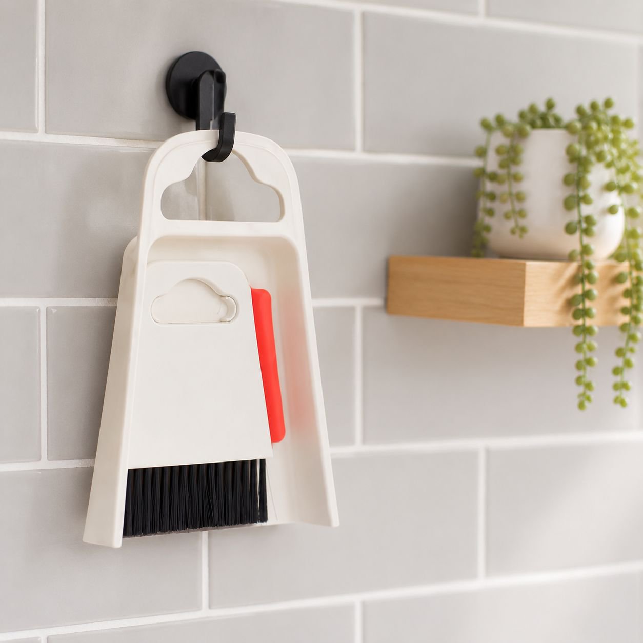 Lightweight mini cleaning set for quick cleanups