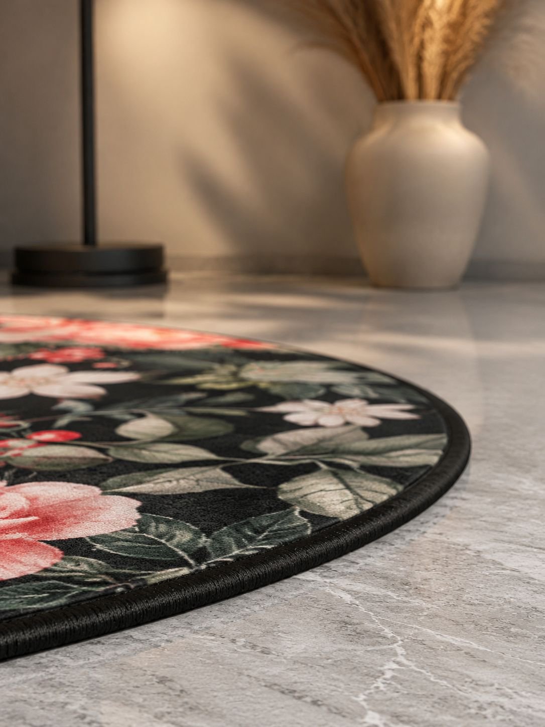Soft and durable round rug with flower pattern