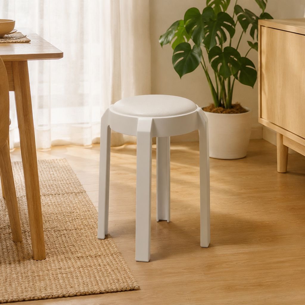積み重ね可能なプラスチック製ハイスツール、柔らかいパッド付き、多目的ダイニングルームに最適