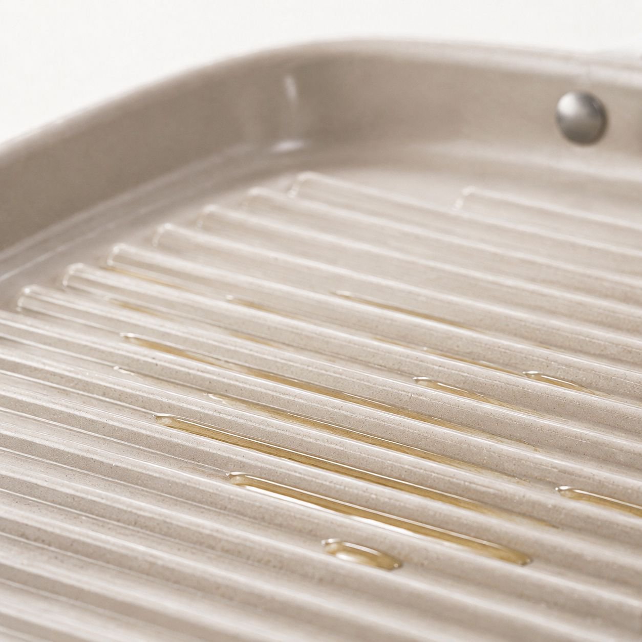 Ceramic glazed nonstick pan for induction cookers
