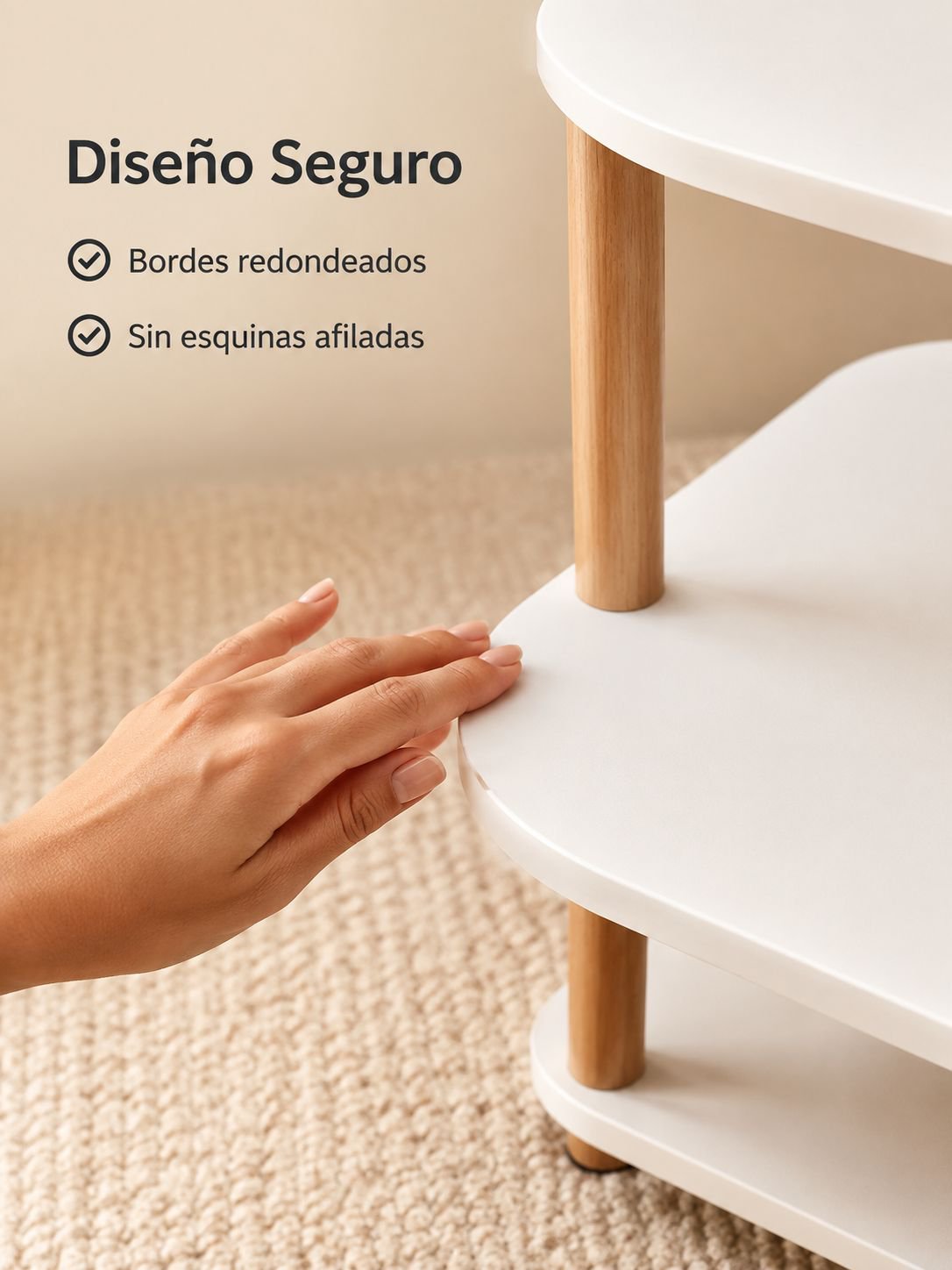 Mesa pequeña moderna en espacio reducido