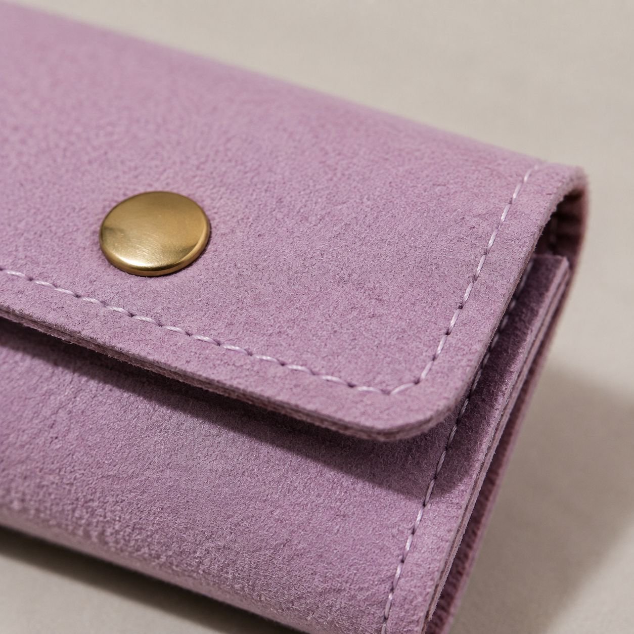 Portable jewelry bag for travel with zipper closure