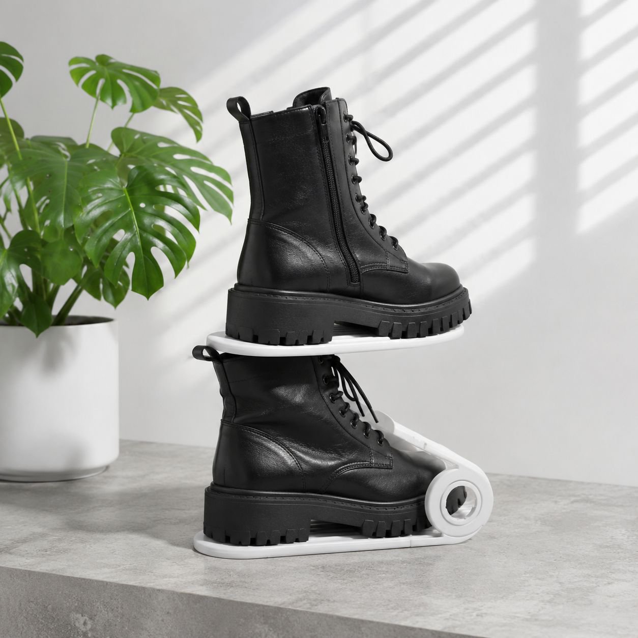 Platzsparendes, faltbares Doppel-Schuhregal mit Schuhablage