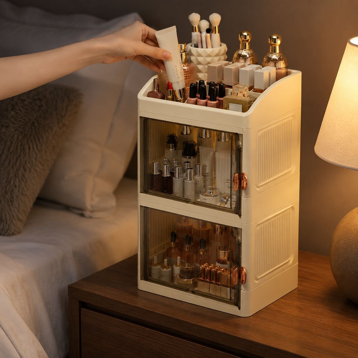 Organisation de cosmétiques avec boîte à tiroirs