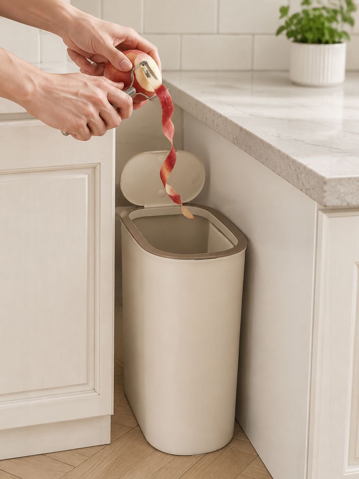 Poubelle domestique avec couvercle pour salle de bain