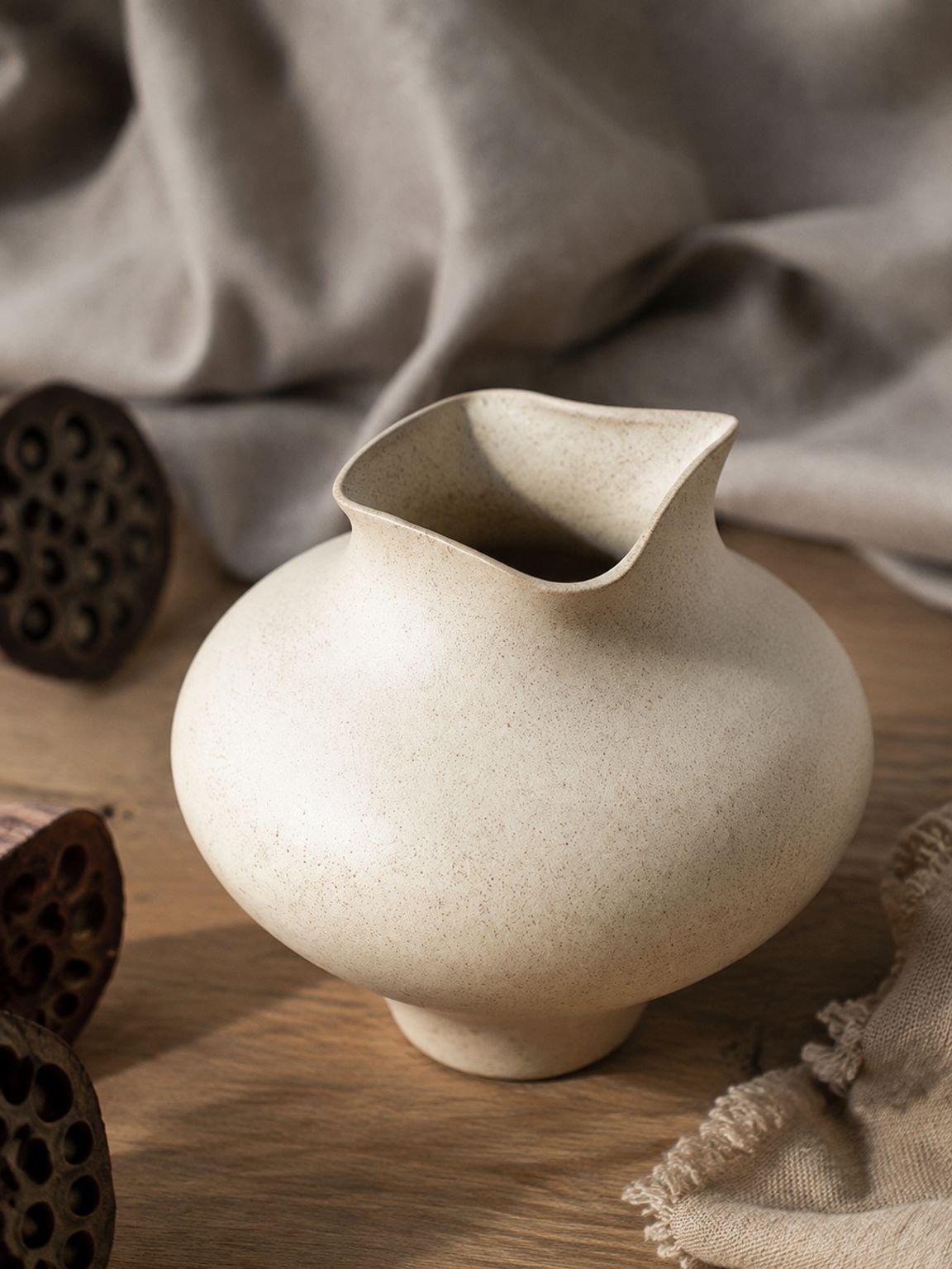 Vase en céramique irrégulier mat Misu