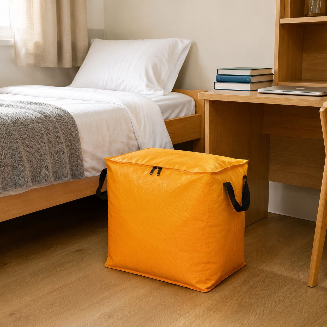 Durable Dustproof Storage Bag for Dormitory Clothes