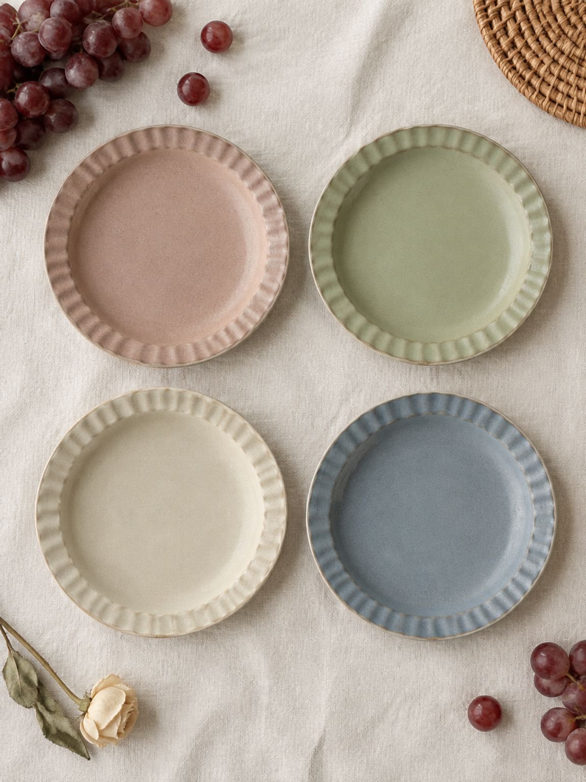 Detalle del borde de plato de pastel francés vintage