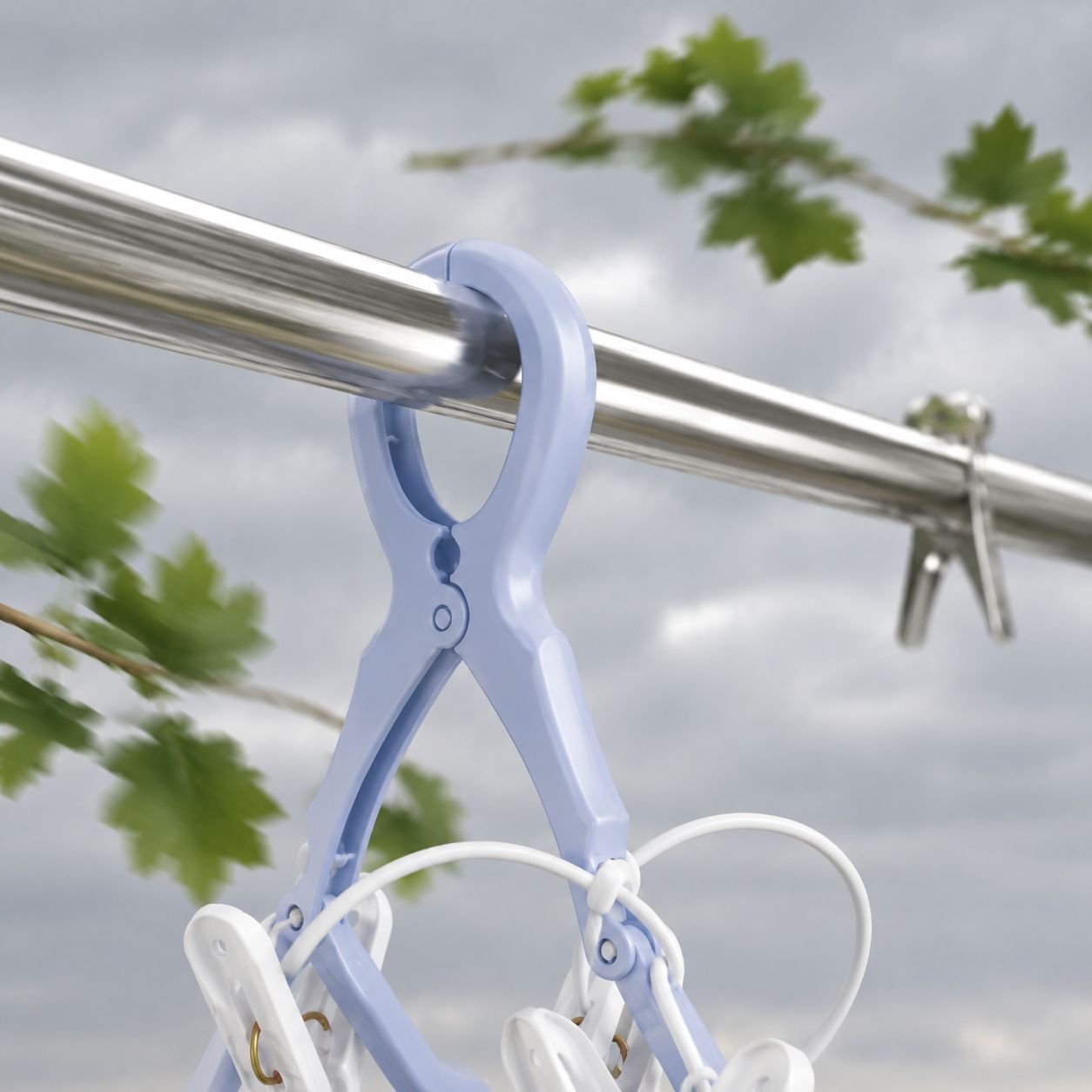 Outdoor Windproof Clip Drying Hanger, Thickened Anti-drop Plastic Hanger