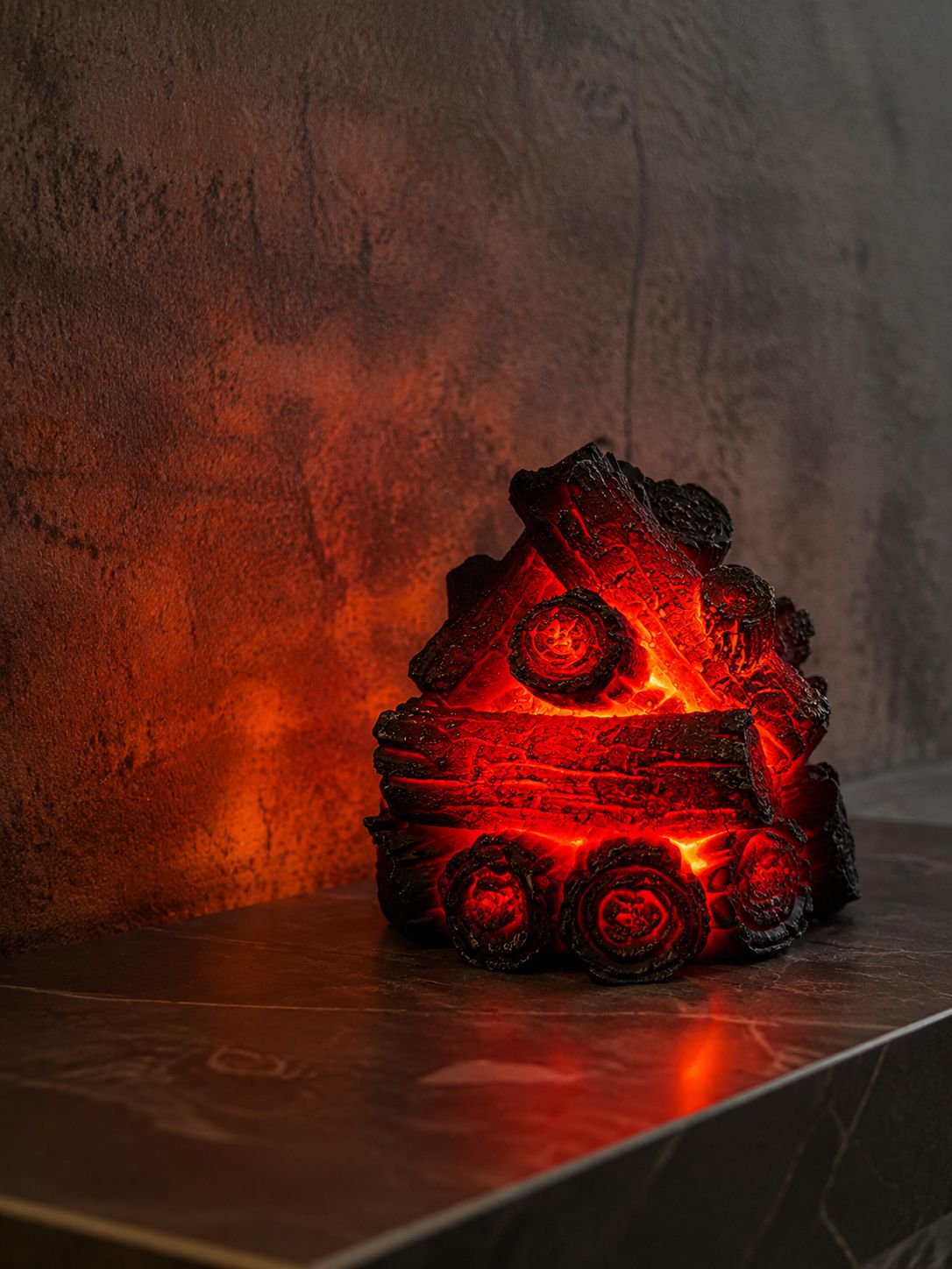 Lámpara de ambiente moderna con efecto de fuego