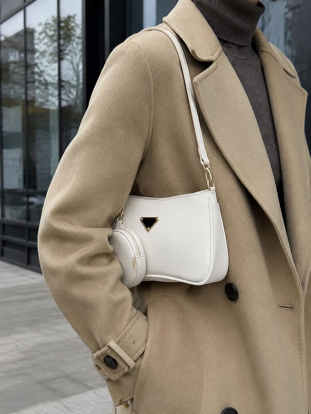 HQL – Modische geräumige Schultertasche aus Rindsleder mit mehreren Fächern