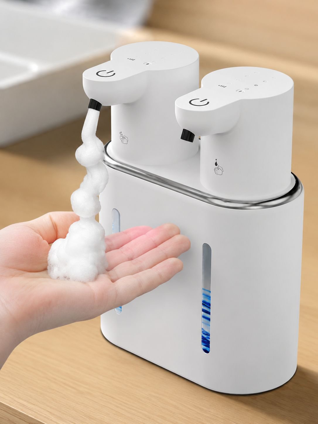 Automatischer Sensor Seifenspender mit Doppelkopf an der Wand montiert
