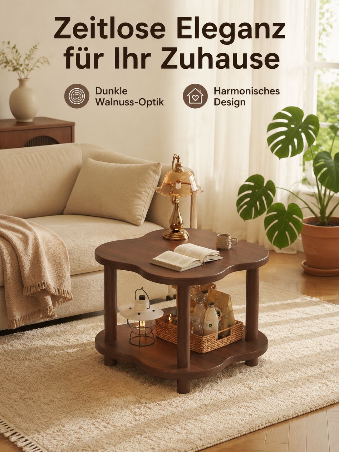 Kleiner quadratischer Couchtisch im modernen Wohnzimmer