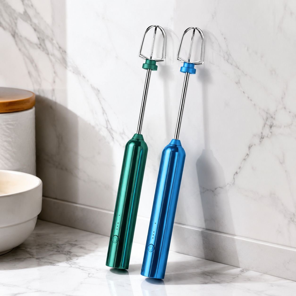 Easy-to-clean wireless egg whisk