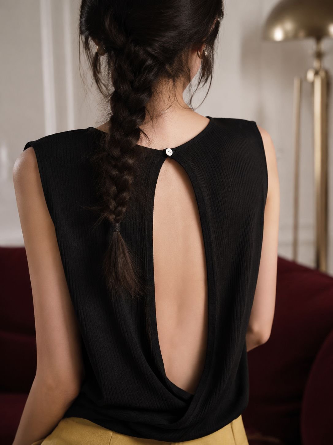 Top sans manches en maille de soie glacée pour femme couleur beige
