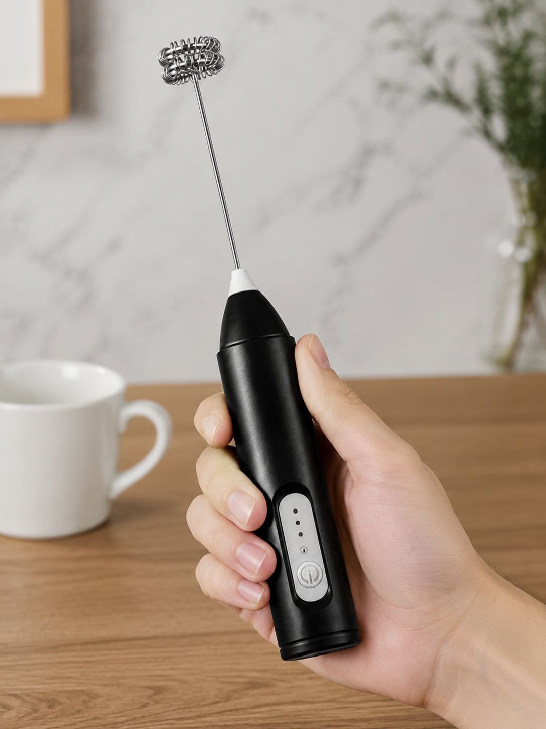Wireless milk frother with USB charging cable