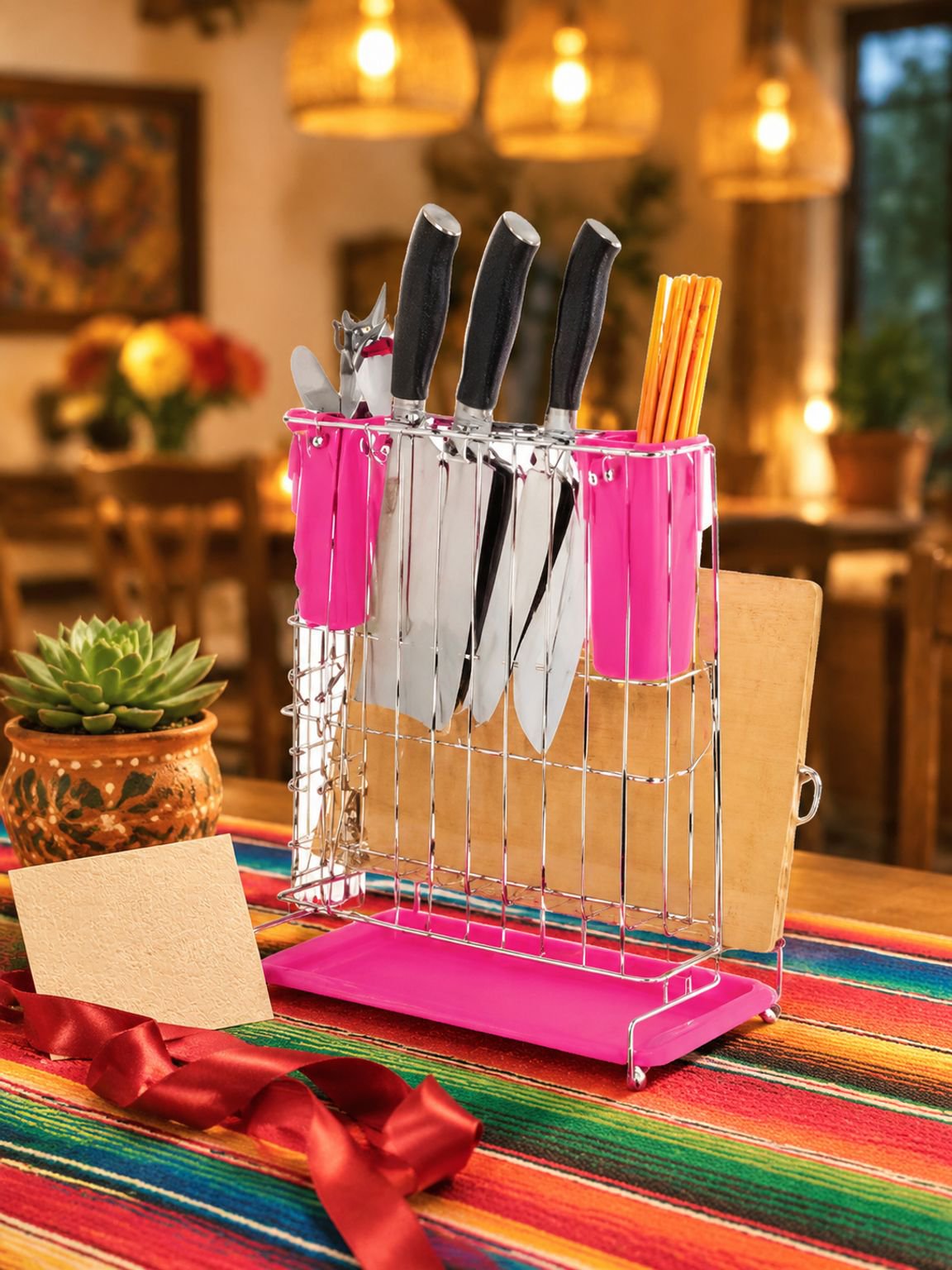 Vista superior de soporte doméstico para cucharas con tabla de picar