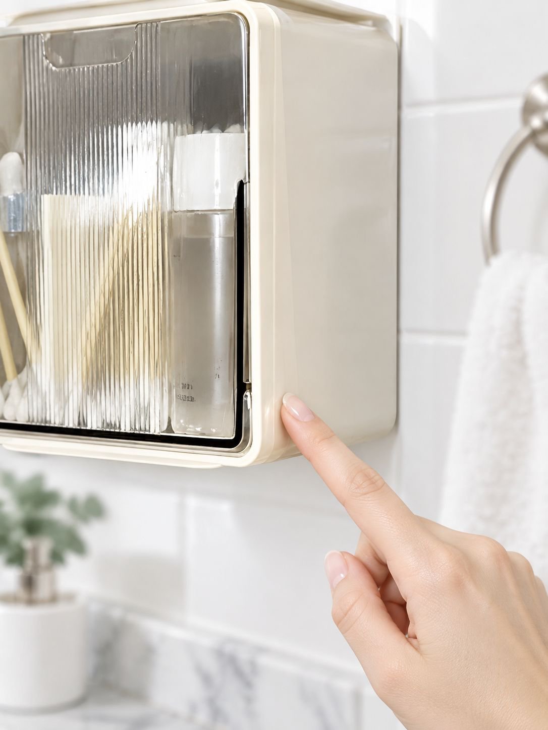 鏡裏スペースを活用した省スペース浴室収納