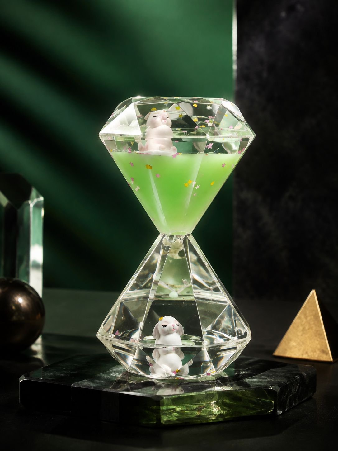 Reloj de arena líquido como acento en la decoración del hogar