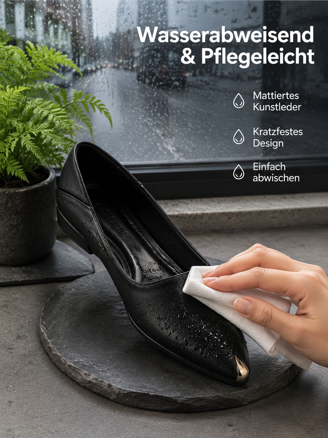 Modischer Damen-Slipper in Schwarz auf weißem Hintergrund