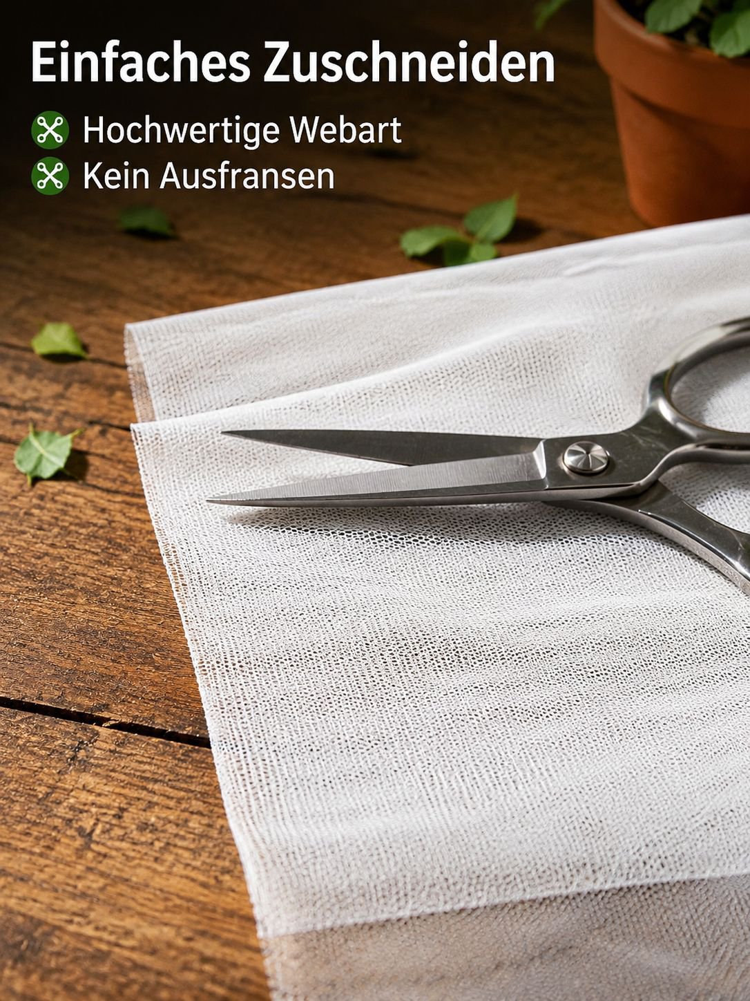 Schutznetz in einem Gemüsegewächshaus im Einsatz
