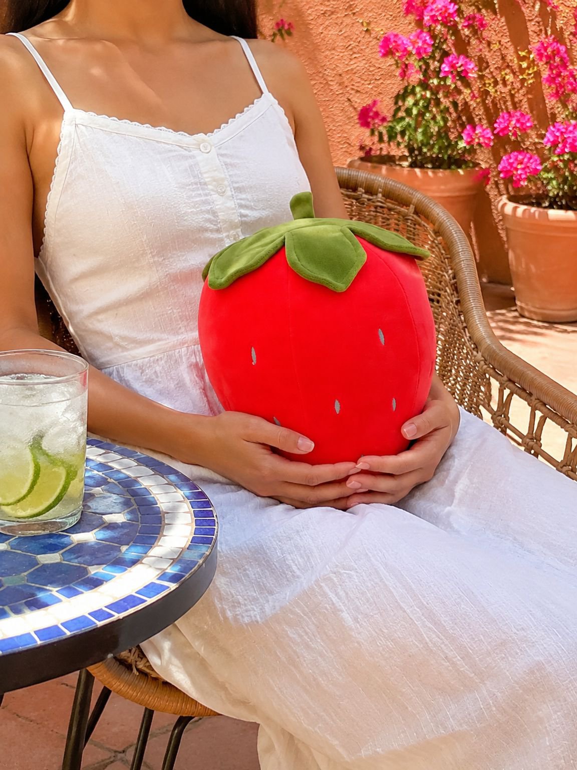 Almohada de fresa linda ideal para regalar