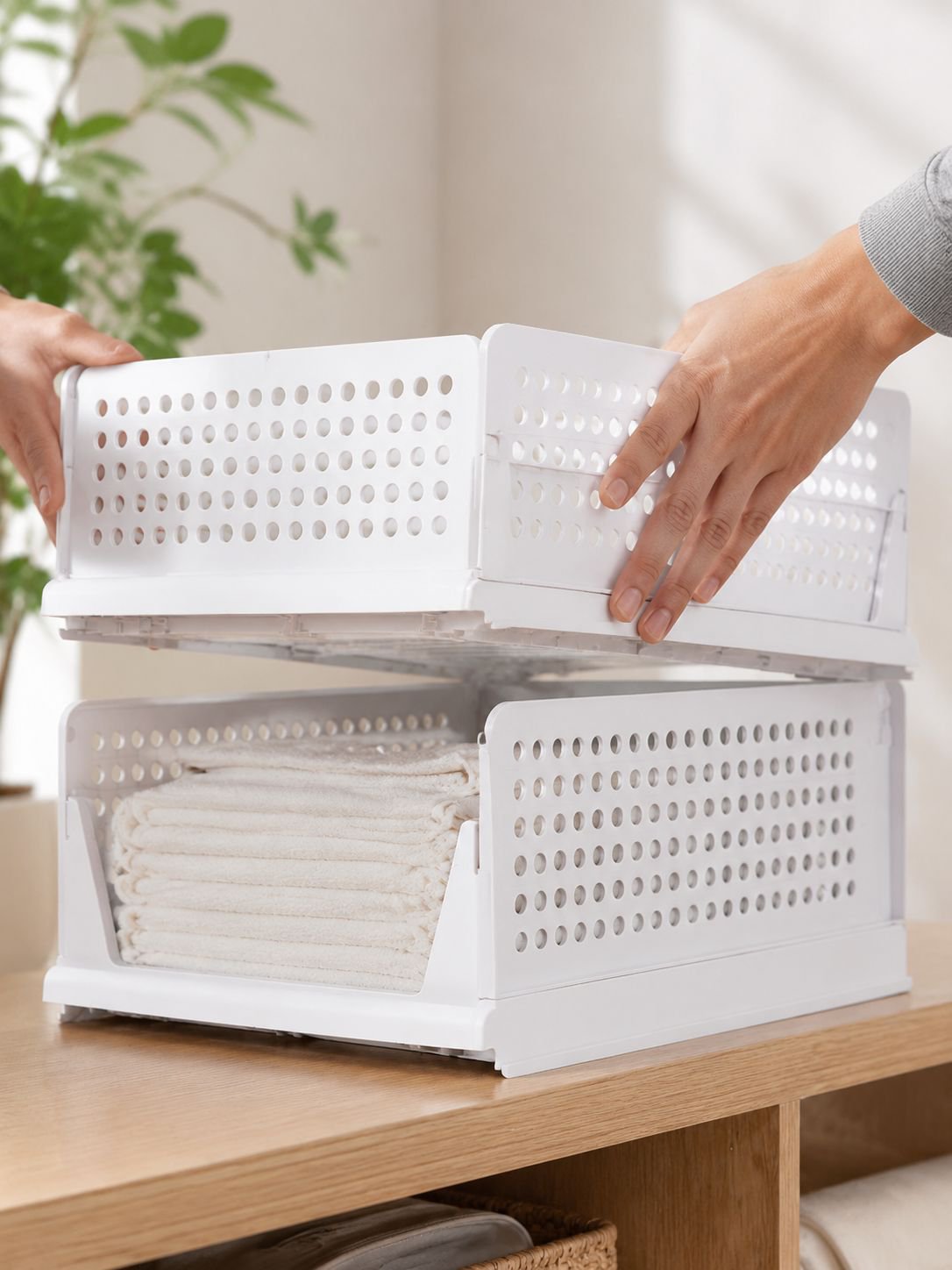 Cajas de almacenamiento plegables ahorrando espacio