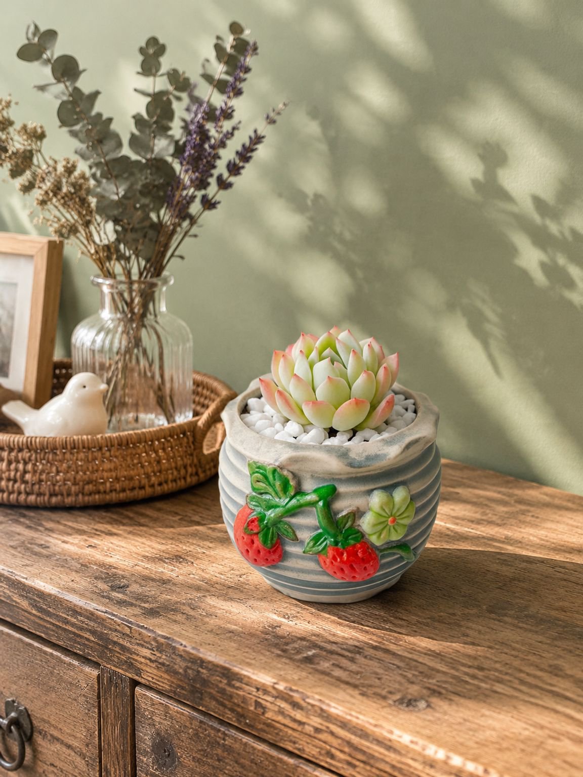Plantes d'intérieur dans pots en céramique de qualité