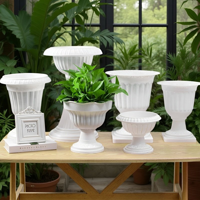  Plastový květináč