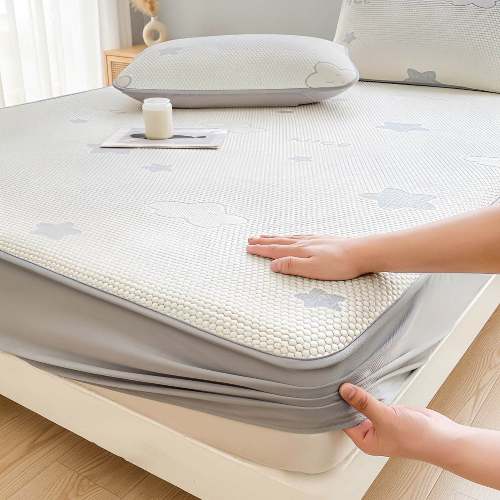 Baby & Mom Ice Silk Tofu Cooling Mat, Washable, Small Size
