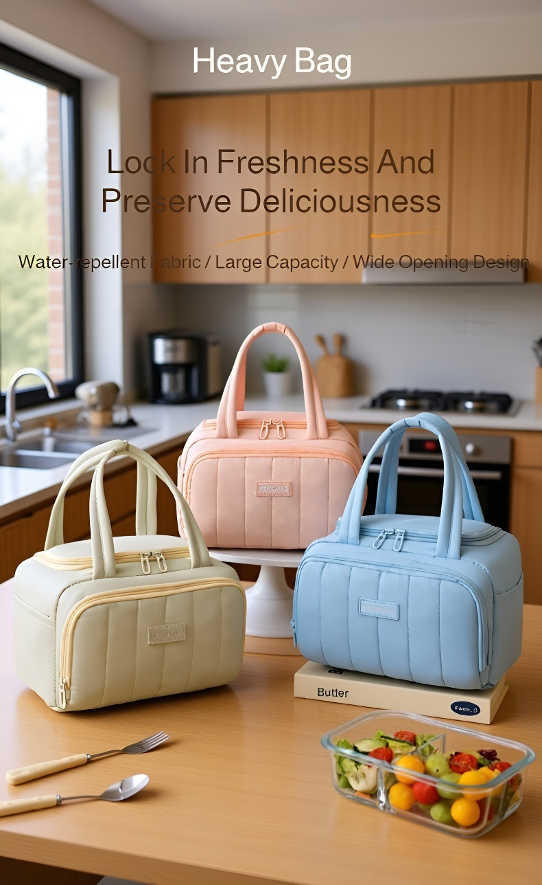 Portable thickened thermal lunch box bag for students front view